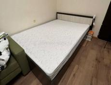 Двухспальная кровать с матрасом 160*200 . Доставка есть !