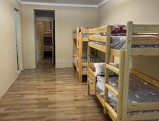 В центральном районе квартира высокий  1-ый этаж