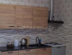 Сдам отдыхающим,  в пяти минутах от берега весь этаж под ключь , на большую  семью.  Можно писать , звонить и сюда.±79407299190 .   