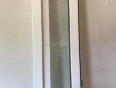 Сластиковая дверь в хорошем состоянии 