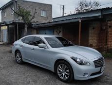 Nissan fuga