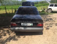 Mercedes-Benz 124