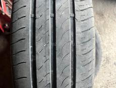 Продам две шини 15 