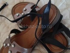 Сандали новые