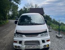 Mitsubishi L 400