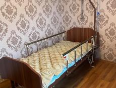 Кровать на пульте для лежачих с туалетом