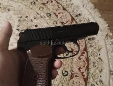 Продаю Макар пистолет пневмат в идялнои состояние 4:5 mm  писать вацап