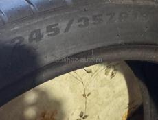 Шины все 4.   245/35.    Радиус 19 