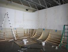 Ищу бригаду на монтаж циклорамы