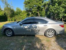 Lexus LS