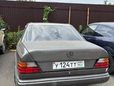 Mercedes-Benz 124