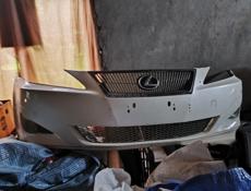 Бампер на Lexus is 