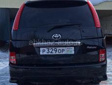 Toyota Isis