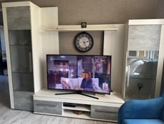 Продам современный шкаф для телевизора 