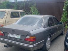 Mercedes-Benz 124