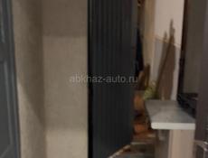 Сдам комнату с удобствами  на 2 человека в центре Гагры  рядом с рынком.на длительный срок  с 1 июля 