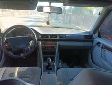 Mercedes-Benz 124