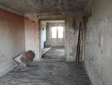 Продается 2-х комнатная квартира без ремонта, в центре города Очамчира