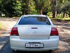 Mitsubishi Galant