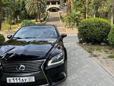 Lexus LS