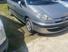 Peugeot 806