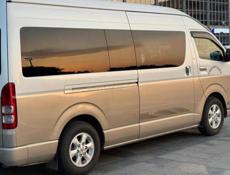 Toyota HI-ACE