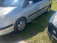 Peugeot 806