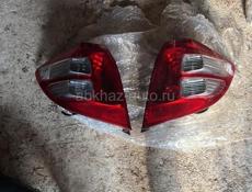 Honda Fit лобовое стекло, дверь багажника, фары, бампер, , стопы и много других запчастей в наличии и под заказ 