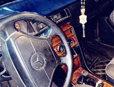 Mercedes-Benz 124
