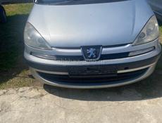 Peugeot 806