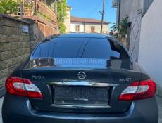 Nissan fuga