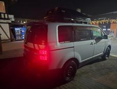 Mitsubishi L 400