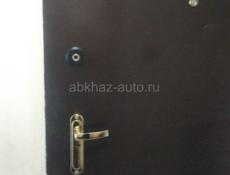 Срочно продаю железный дверь .