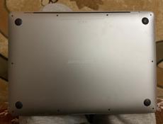 MacBook Air13 2021 Есть коцка но она не мешает и ее почти не видно