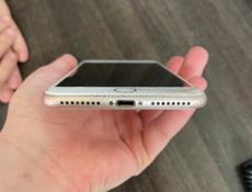 Продается iPhone 8+