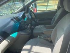 Mitsubishi Grandis