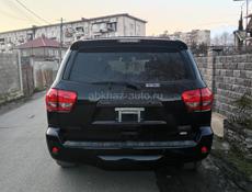 Toyota Sequoia