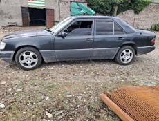 Mercedes-Benz 124