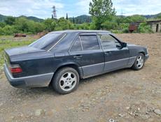 Mercedes-Benz 124