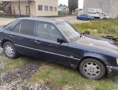 Mercedes-Benz 124