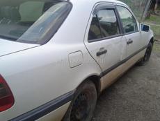 Mercedes-Benz 124