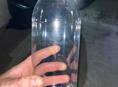 Продам бутылки 1 литр и 05 . 