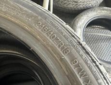 245 40 R18 комплект 4 штук 