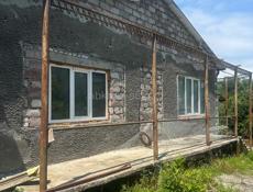 дом 🏠 одноэтажный кирпичный 8 соток земли . требуется ремонт 