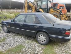 Mercedes-Benz 124