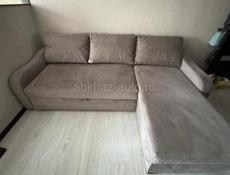 Угловой диван в хорошем состоянии . Доставка есть