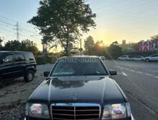 Mercedes-Benz 124