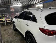 Infiniti FX