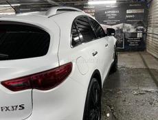 Infiniti FX