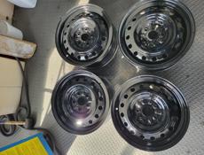 Тойота R16 диски  в идеально состоянии 